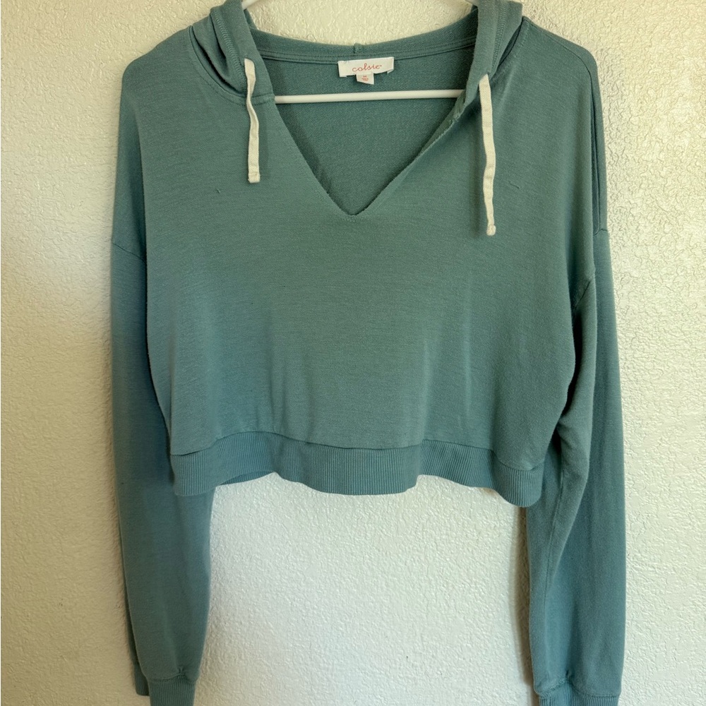 Colsie Sage Cropped V-Neck Hoodie with Contrast Drawstrings